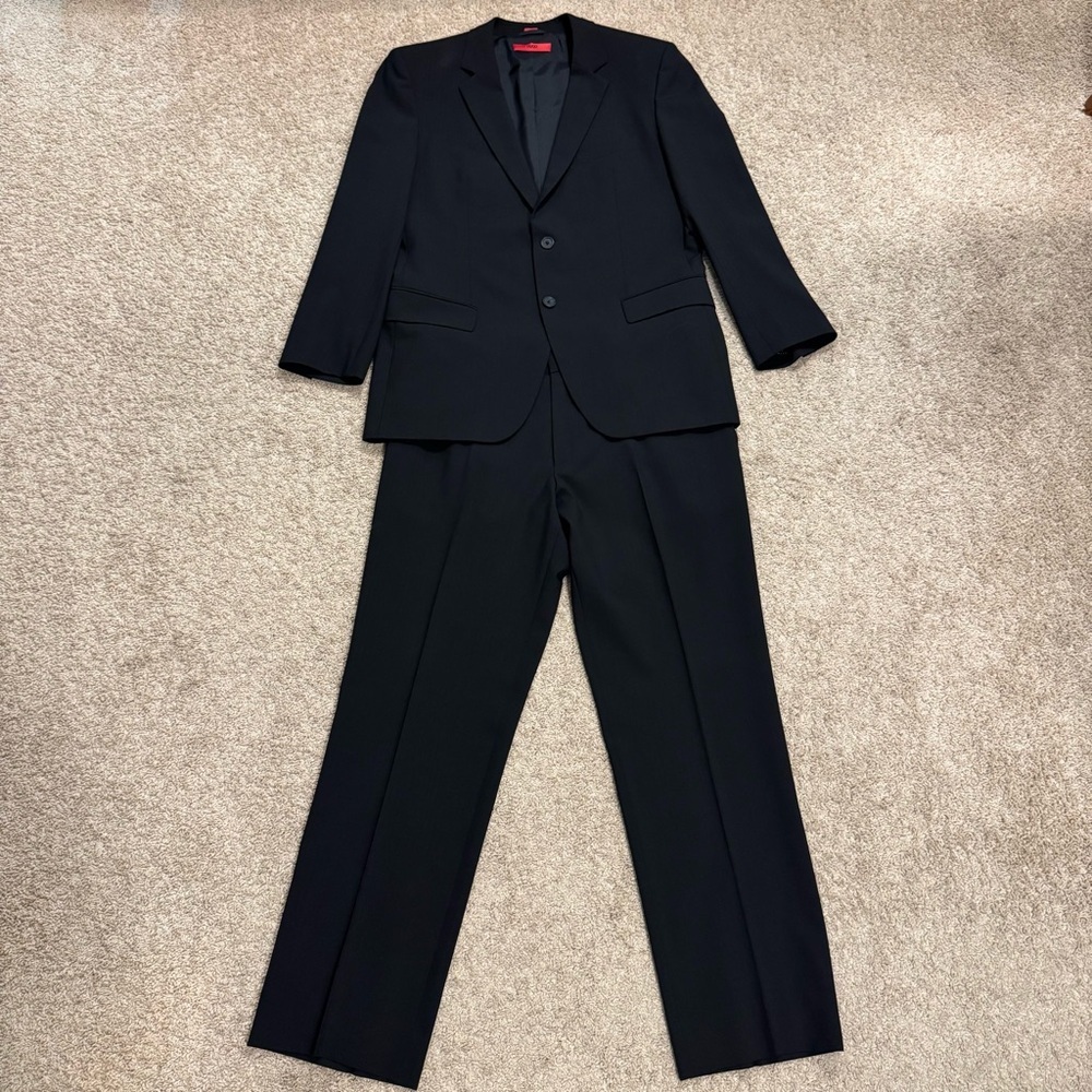224. Men’s HUGO‎ Black Classic Business Suit Timeless Professional Style (42R)